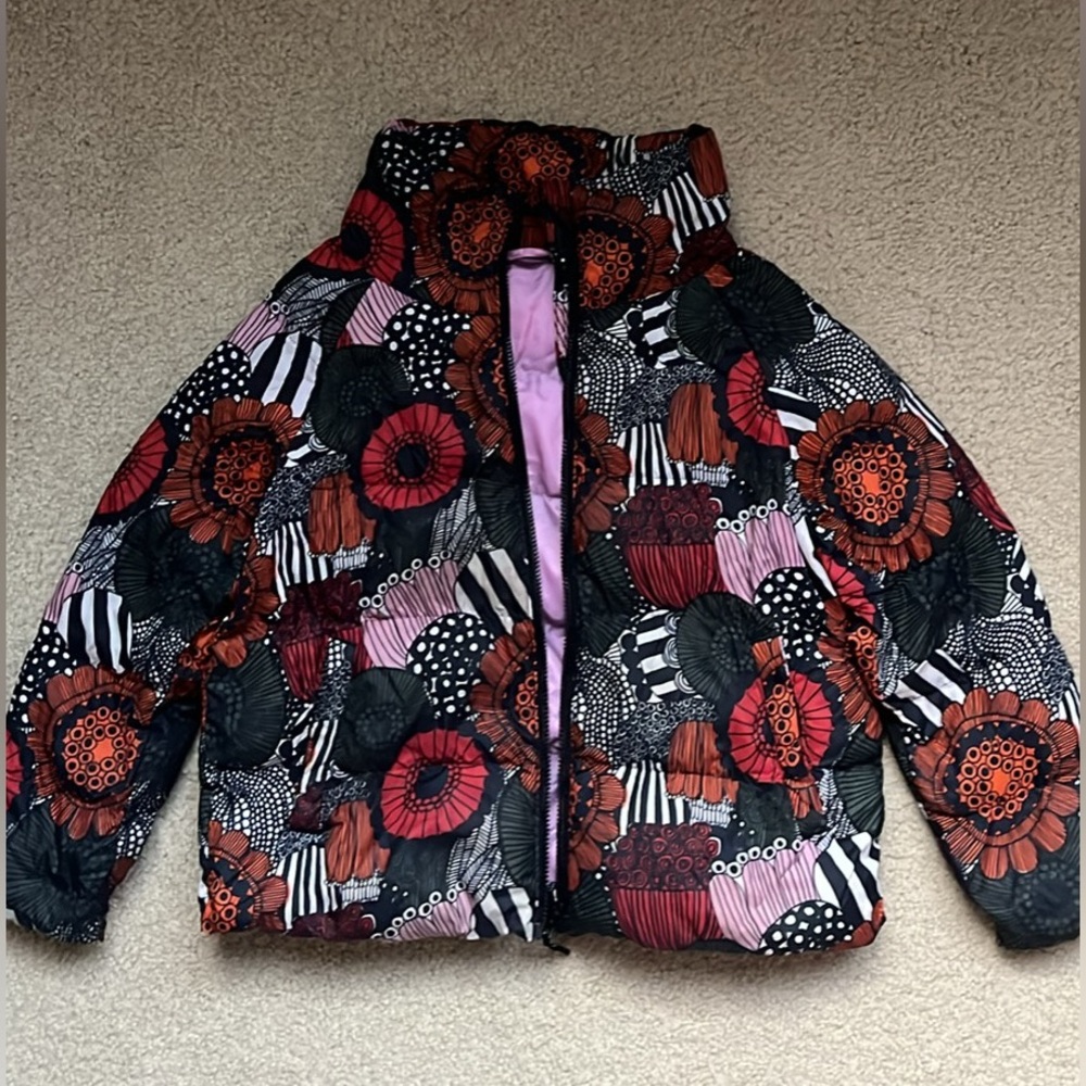 MARIMEKKO Uniqlo Kids Floral Puffer Jacket - Red Pink Black White size 5 RARE!